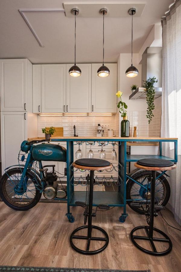 Stylish Oasis Central Apartment With Ac And Parking Boedapest Buitenkant foto