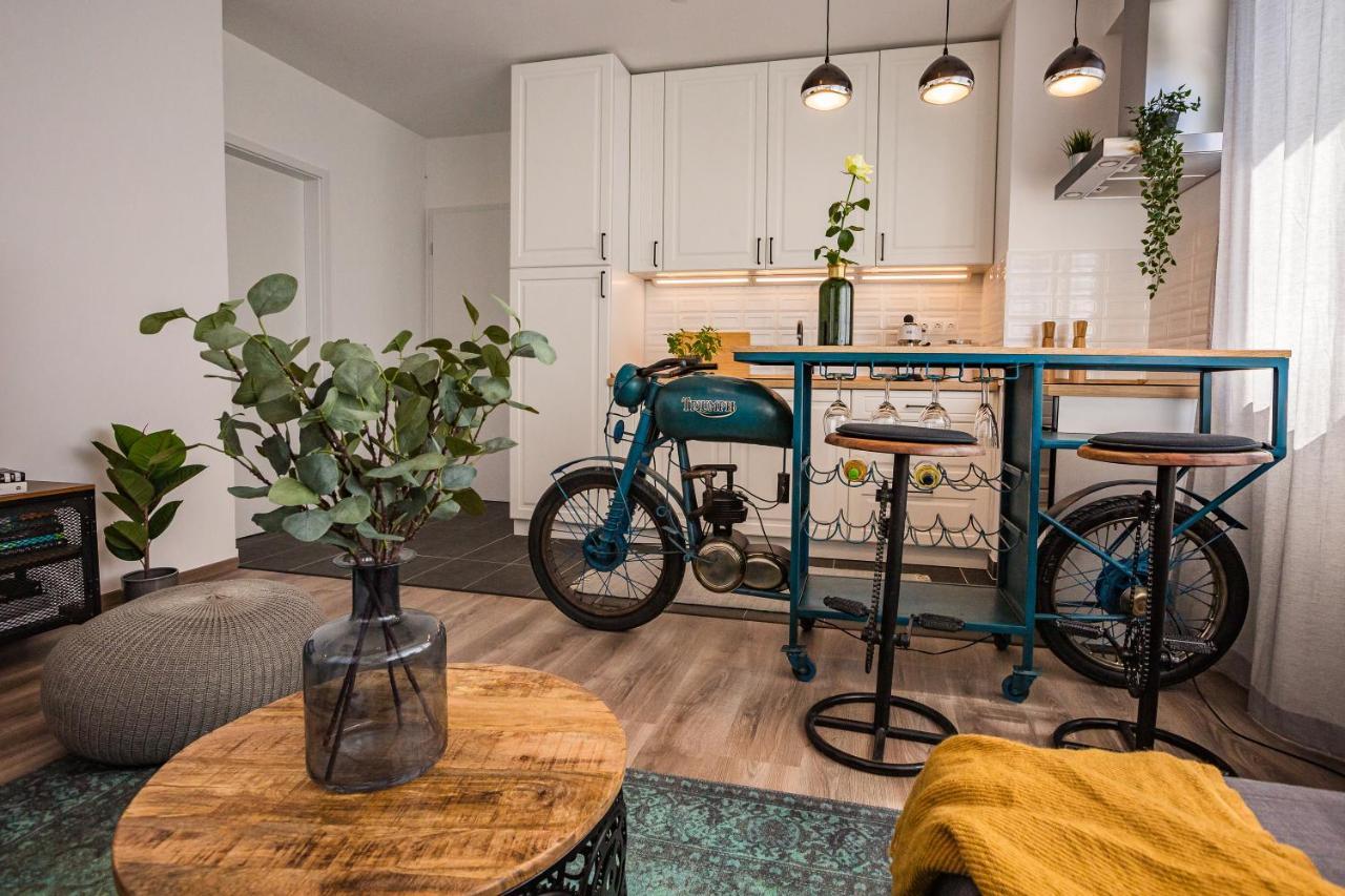 Stylish Oasis Central Apartment With Ac And Parking Boedapest Buitenkant foto