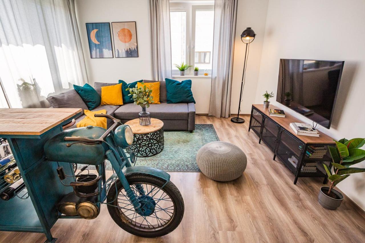 Stylish Oasis Central Apartment With Ac And Parking Boedapest Buitenkant foto